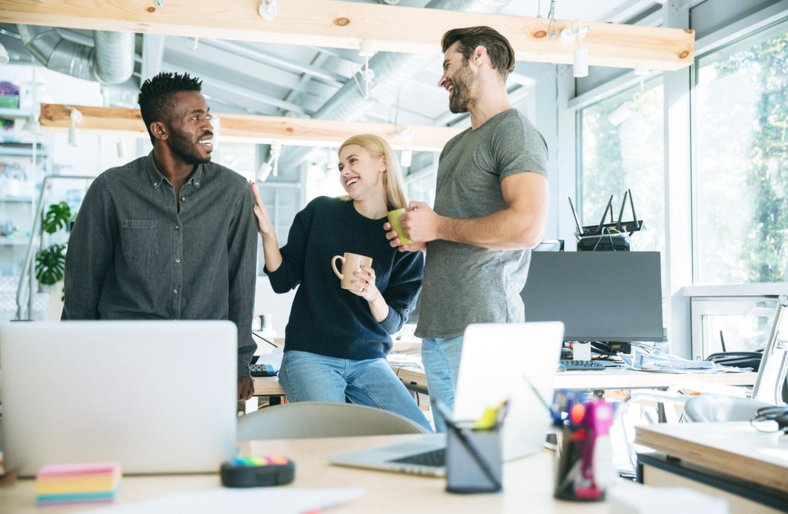 Grupo de aprendizaje en sesión práctica de coaching